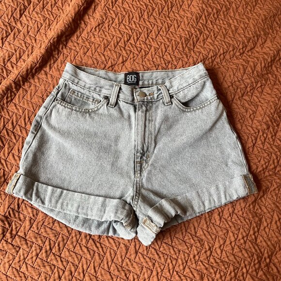BDG by Urban Outfitters Mom High Rise Light Grey Denim Shorts - Picture 1 of 2